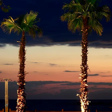 ومي ديلوكس - حلال شامل كليًا فندق أفسالاّر