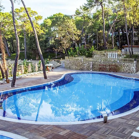 ومي ديلوكس - حلال شامل كليًا 5*