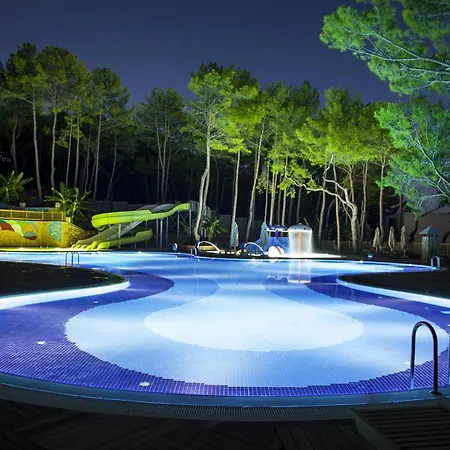 ومي ديلوكس - حلال شامل كليًا فندق أفسالاّر