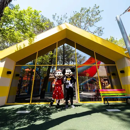 ومي ديلوكس - حلال شامل كليًا فندق