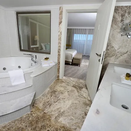 Wome Deluxe Hotel