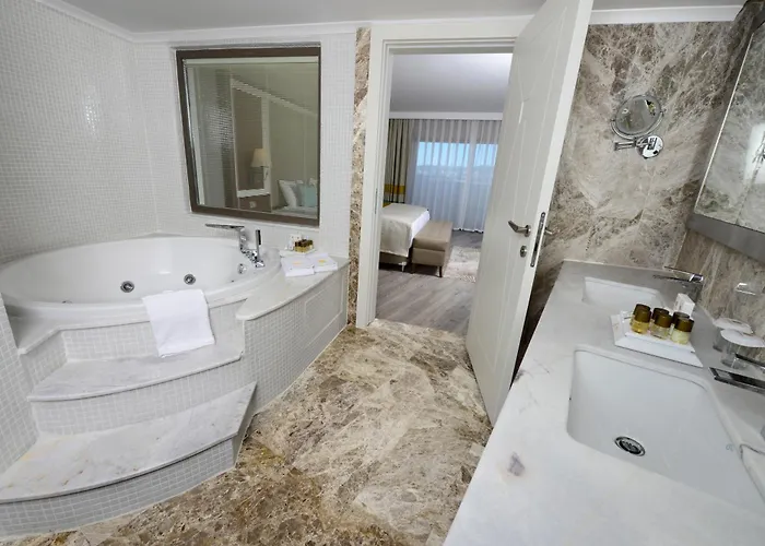 Wome Deluxe Hotel
